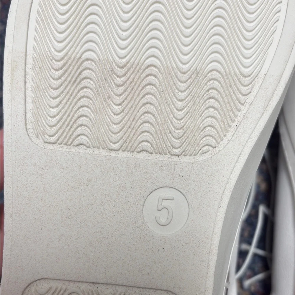 NWT Universal Thread White and Orange Sneakers with Fashionable Accents size 5 - Picture 11 of 16
